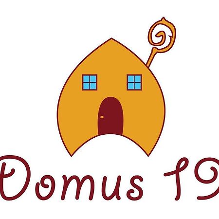 Domus 19 Hotel Наполи Екстериор снимка