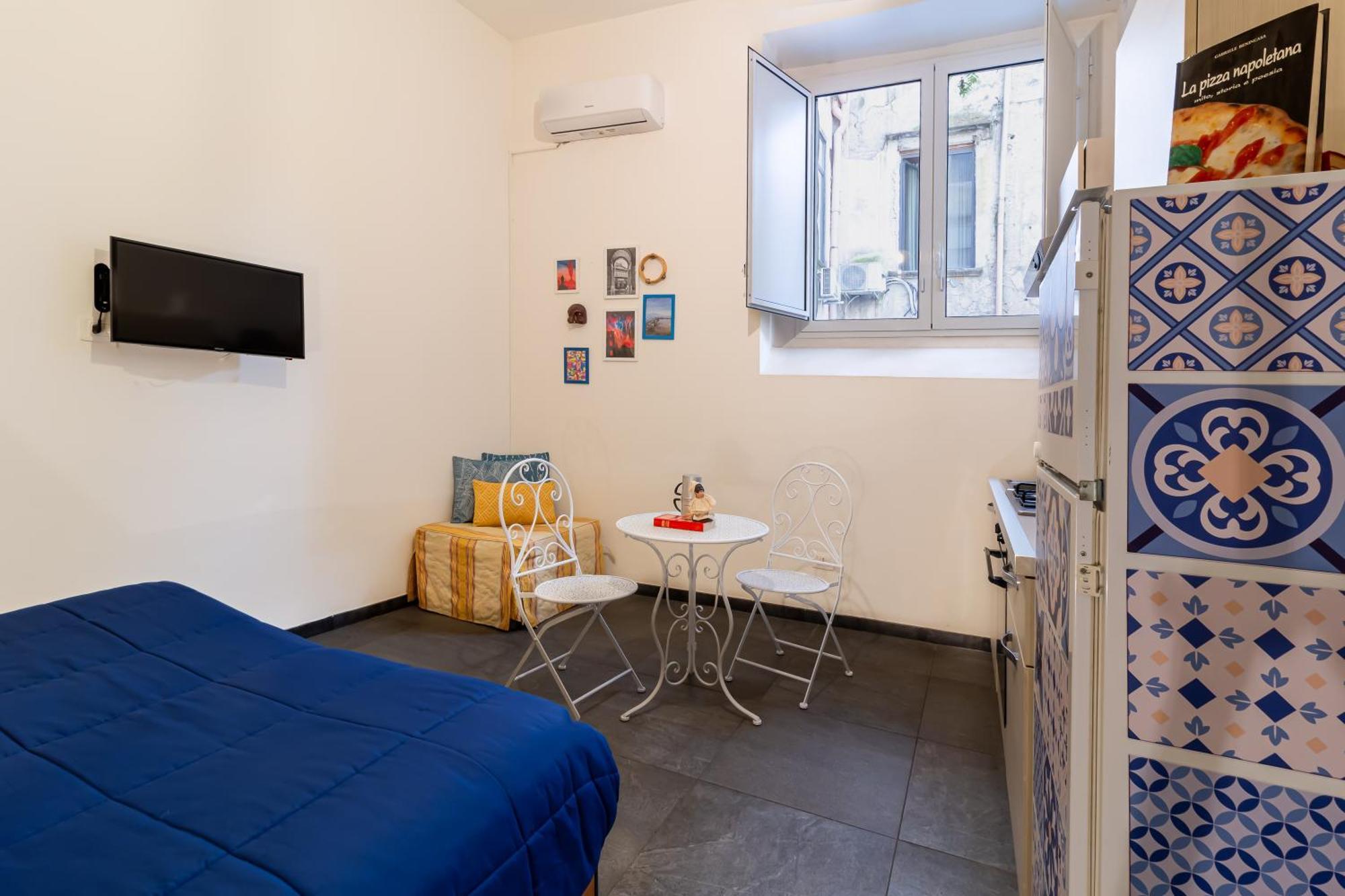 Domus 19 Hotel Наполи Екстериор снимка