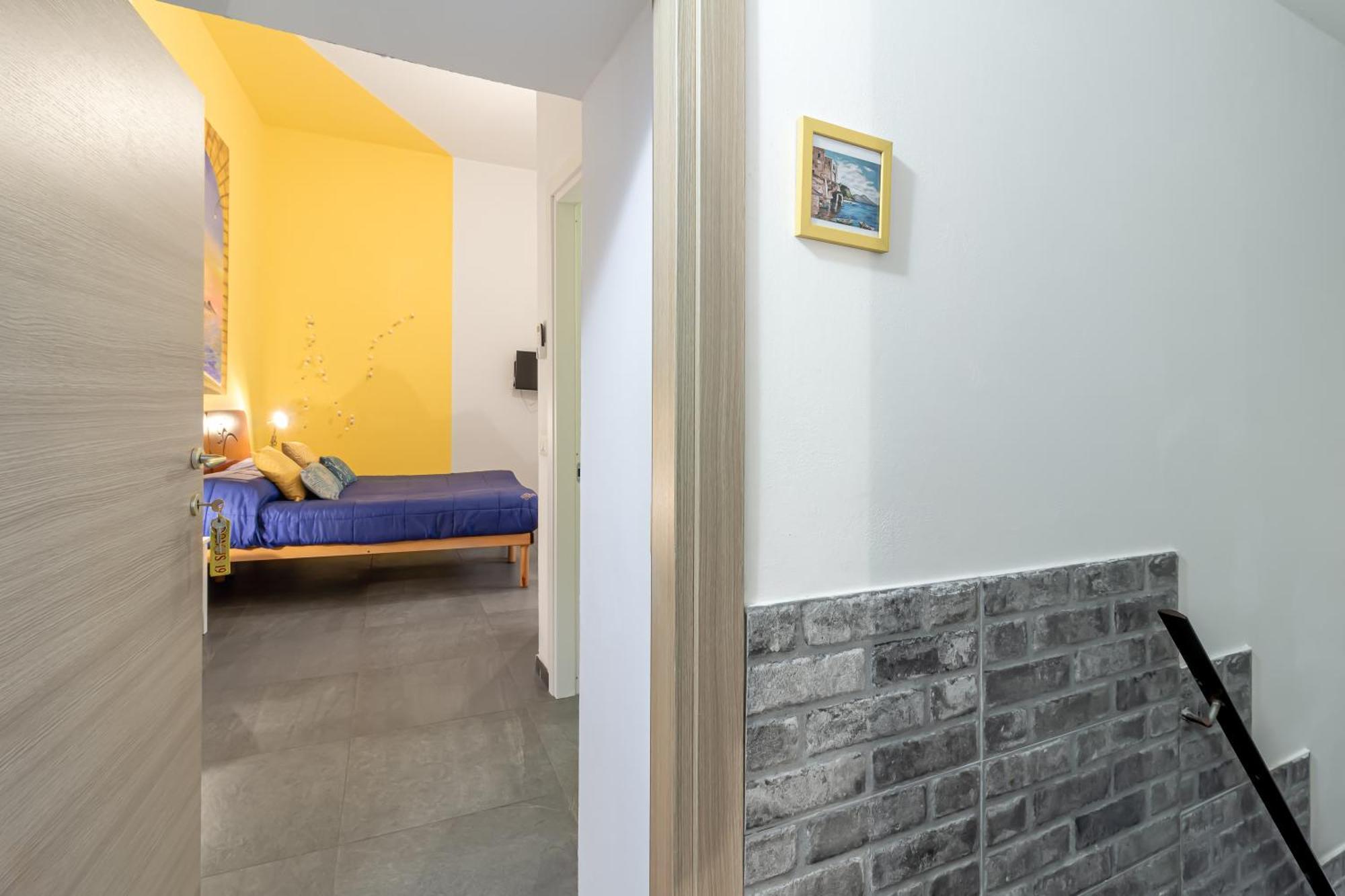 Domus 19 Hotel Наполи Екстериор снимка