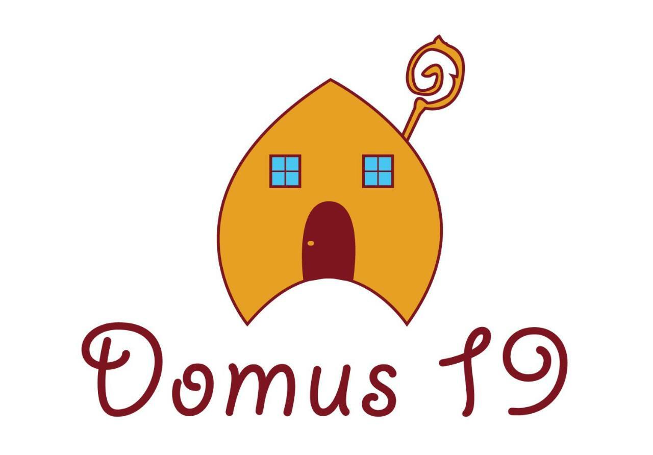 Domus 19 Hotel Наполи Екстериор снимка