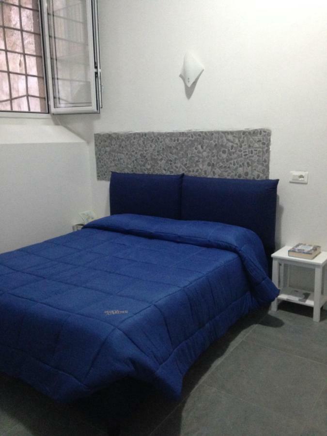 Domus 19 Hotel Наполи Екстериор снимка